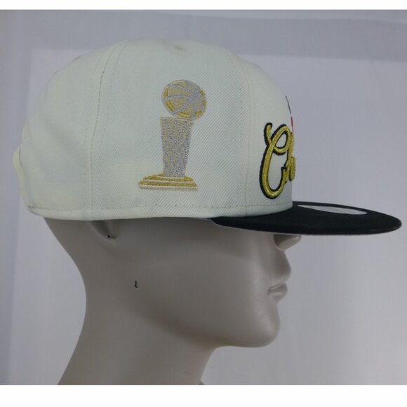 Golden State Warriors New Era 2022 NBA Champions Locker Room Snapback Hat - Picture 11 of 15